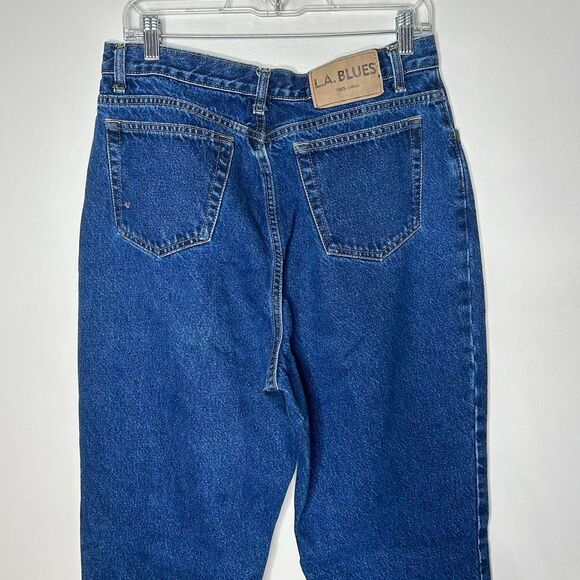 Vintage 90s 1990s LA Blues jeans with a straight leg and zipper fly. - Picture 5 of 6